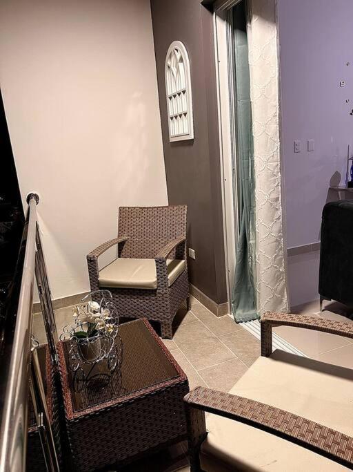 Apartamento Outstanding Pent House W/Jacuzzi Santiago De Los Caballeros Exterior foto