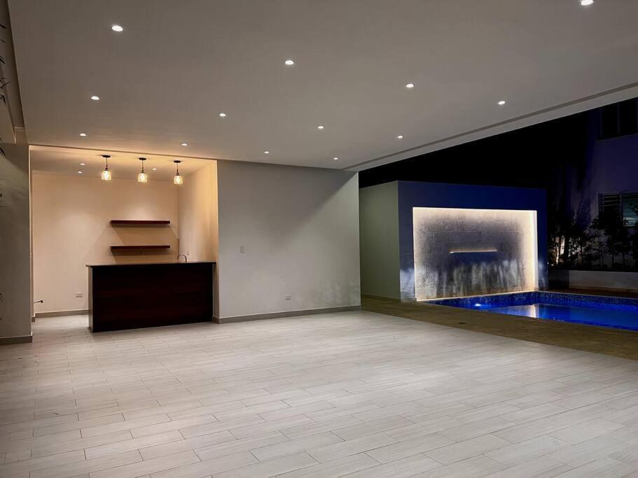 Apartamento Outstanding Pent House W/Jacuzzi Santiago De Los Caballeros Exterior foto