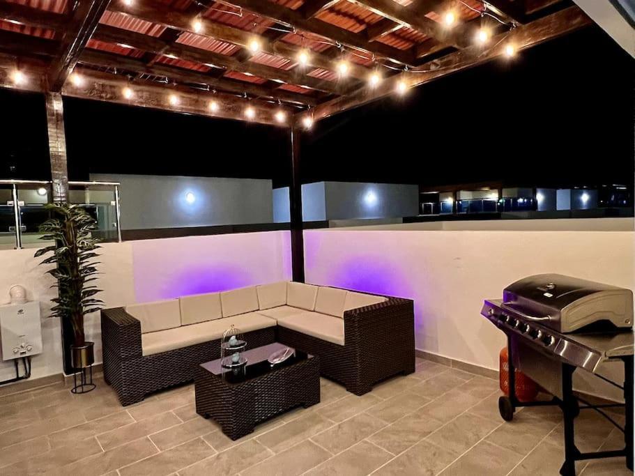 Apartamento Outstanding Pent House W/Jacuzzi Santiago De Los Caballeros Exterior foto