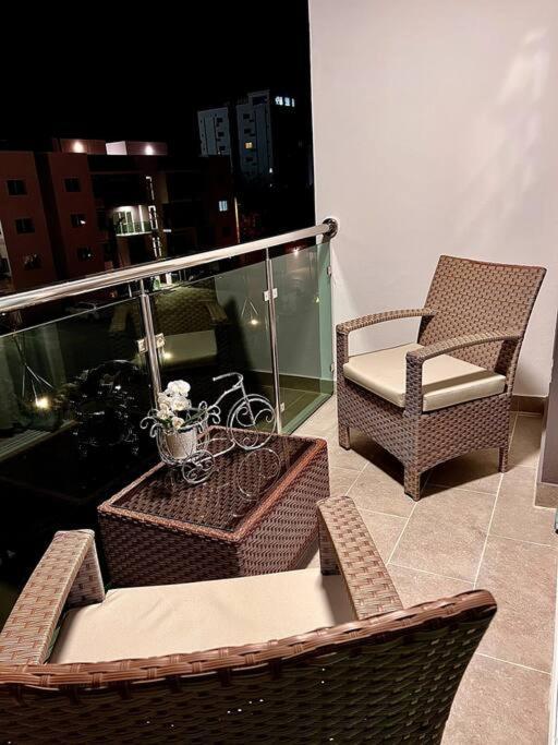 Apartamento Outstanding Pent House W/Jacuzzi Santiago De Los Caballeros Exterior foto